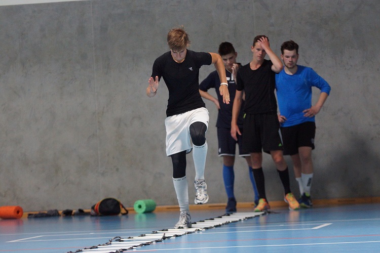 tl_files/Bilder Nachwuchs/Jugend/Vorbereitung 2015_2016 Training/DSC07799.jpg